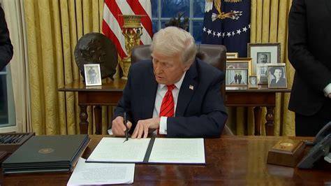 Trump Signs Executive Order to Allow Easier Firing of Senior Federal Employees